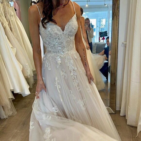 Stella York, Hazel Wedding Dress 6886, Size 6 - altered to 4, Color IV/MC-PL - Picture 1 of 15